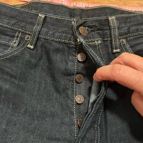 Levi's 501 Button Fly Straight Leg Dark Wash Blue Jeans. 33 waist X 32 inseam. - Picture 6 of 15